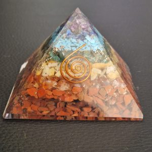 Pyramide 7 chakras L